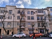 İcarəyə verilir 2 otaqlı 65 m2 köhnə tikili Sahil m.