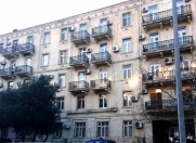İcarəyə verilir 3 otaqlı 90 m2 köhnə tikili Elmlər Akademiyası m.