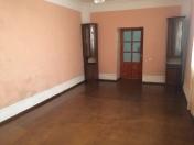 Satılır 3 otaqlı 70 m2 köhnə tikili Zabrat 2