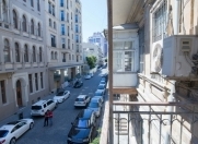 İcarəyə verilir 5 otaqlı 200 m2 yeni tikili Şah İsmayıl Xətai m.