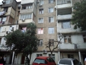 Satılır 2 otaqlı 75 m2 köhnə tikili Ayna Sultanova heykəli