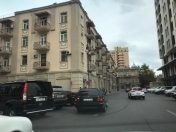 İcarəyə verilir 3 otaqlı 85 m2 köhnə tikili 28 May m.