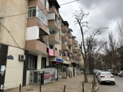 Satılır 2 otaqlı 45 m2 köhnə tikili Elmlər Akademiyası m.