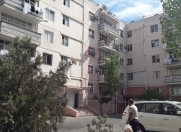 İcarəyə verilir 2 otaqlı 75 m2 köhnə tikili Şah İsmayıl Xətai m.