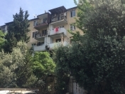 Satılır 3 otaqlı 70 m2 köhnə tikili Rusiya səfirliyi