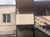 Satılır 3 otaqlı 110 m2 köhnə tikili Nizami m.