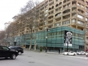 İcarəyə verilir 3 otaqlı 120 m2 köhnə tikili Sahil m.