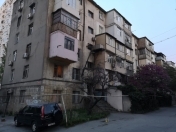 Satılır 2 otaqlı 49 m2 köhnə tikili Qələbə dairəsi