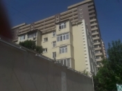 İcarəyə verilir 3 otaqlı 85 m2 köhnə tikili Şah İsmayıl Xətai m.