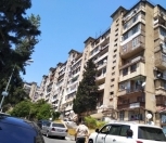 Satılır 2 otaqlı 70 m2 köhnə tikili Zərifə Əliyeva adına park