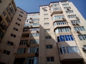 İcarəyə verilir 2 otaqlı 107 m2 yeni tikili Nizami m.