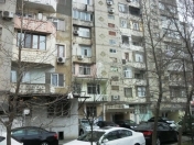 Satılır 3 otaqlı 70 m2 köhnə tikili Neapol dairəsi