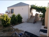 İcarəyə verilir 2 otaqlı 600 m2 bağ evi Qala