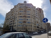 İcarəyə verilir 4 otaqlı 200 m2 yeni tikili Caspian Plaza