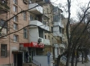 Satılır 3 otaqlı 70 m2 köhnə tikili İnşaatçılar m.