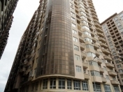 Satılır 4 otaqlı 186 m2 yeni tikili Azərbaycan Dillər Universiteti