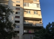 Satılır 2 otaqlı 43 m2 köhnə tikili Neapol dairəsi