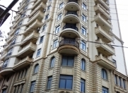 İcarəyə verilir 3 otaqlı 97 m2 ofis Səbail r.