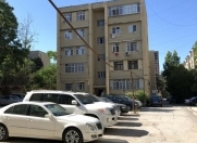 Satılır 3 otaqlı 60 m2 köhnə tikili Əhmədli m.