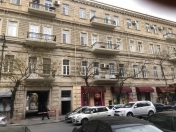 Satılır 3 otaqlı 120 m2 köhnə tikili Sahil bağı