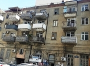 Satılır 3 otaqlı 80 m2 köhnə tikili Nizami m.