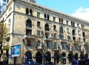 Satılır 3 otaqlı 70 m2 köhnə tikili Rusiya səfirliyi