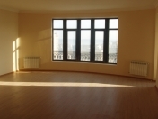 İcarəyə verilir 5 otaqlı 200 m2 ofis Nizami m.