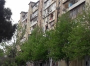 Satılır 1 otaqlı 46 m2 köhnə tikili İnşaatçılar m.