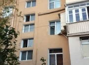 Satılır 3 otaqlı 57 m2 köhnə tikili Yasamal r.