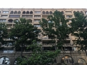 Satılır 2 otaqlı 65 m2 köhnə tikili Səməd Vurğun parkı