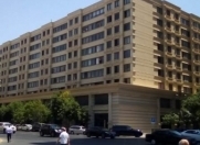 Satılır 3 otaqlı 100 m2 köhnə tikili Səməd Vurğun parkı