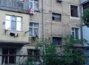 Satılır 2 otaqlı 32 m2 köhnə tikili Yasamal parkı