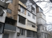 Satılır 2 otaqlı 46 m2 köhnə tikili Dövlət Statistika Komitəsi