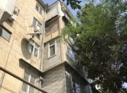 Satılır 3 otaqlı 80 m2 köhnə tikili Yasamal r.