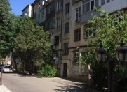 Satılır 2 otaqlı 47 m2 köhnə tikili 3 mkr