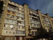 İcarəyə verilir 5 otaqlı 135 m2 köhnə tikili Gənclik m.