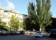 Satılır 3 otaqlı 90 m2 köhnə tikili İnşaatçılar m.