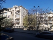 Satılır 4 otaqlı 75 m2 köhnə tikili Dövlət Statistika Komitəsi