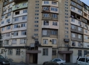 Satılır 3 otaqlı 68 m2 köhnə tikili İnşaatçılar m.