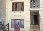 İcarəyə verilir 2 otaqlı 45 m2 ofis İçəri Şəhər m.