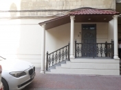 İcarəyə verilir 3 otaqlı 80 m2 ofis Gənclik m.