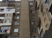 Satılır 2 otaqlı 42 m2 köhnə tikili Əhmədli m.