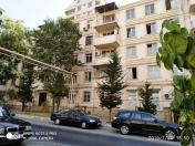 Satılır 2 otaqlı 70 m2 köhnə tikili Nizami m.