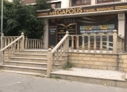 İcarəyə verilir 8 otaqlı 200 m2 obyekt Memar Əcəmi m.