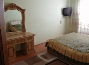 Satılır 4 otaqlı 110 m2 köhnə tikili İnşaatçılar m.