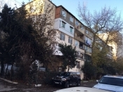 İcarəyə verilir 3 otaqlı 100 m2 köhnə tikili Yasamal r.