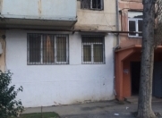 İcarəyə verilir 2 otaqlı 60 m2 köhnə tikili 6 mkr