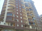 İcarəyə verilir 4 otaqlı 165 m2 yeni tikili 28 May m.