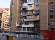 İcarəyə verilir 3 otaqlı 130 m2 köhnə tikili Səbail r.