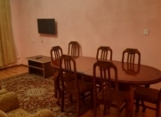 İcarəyə verilir 3 otaqlı 86 m2 köhnə tikili Heydər Əliyev Mərkəzi